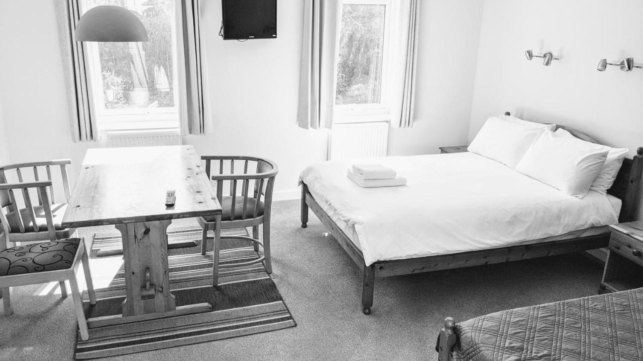 Ivybridge Guesthouse Fishguard Esterno foto