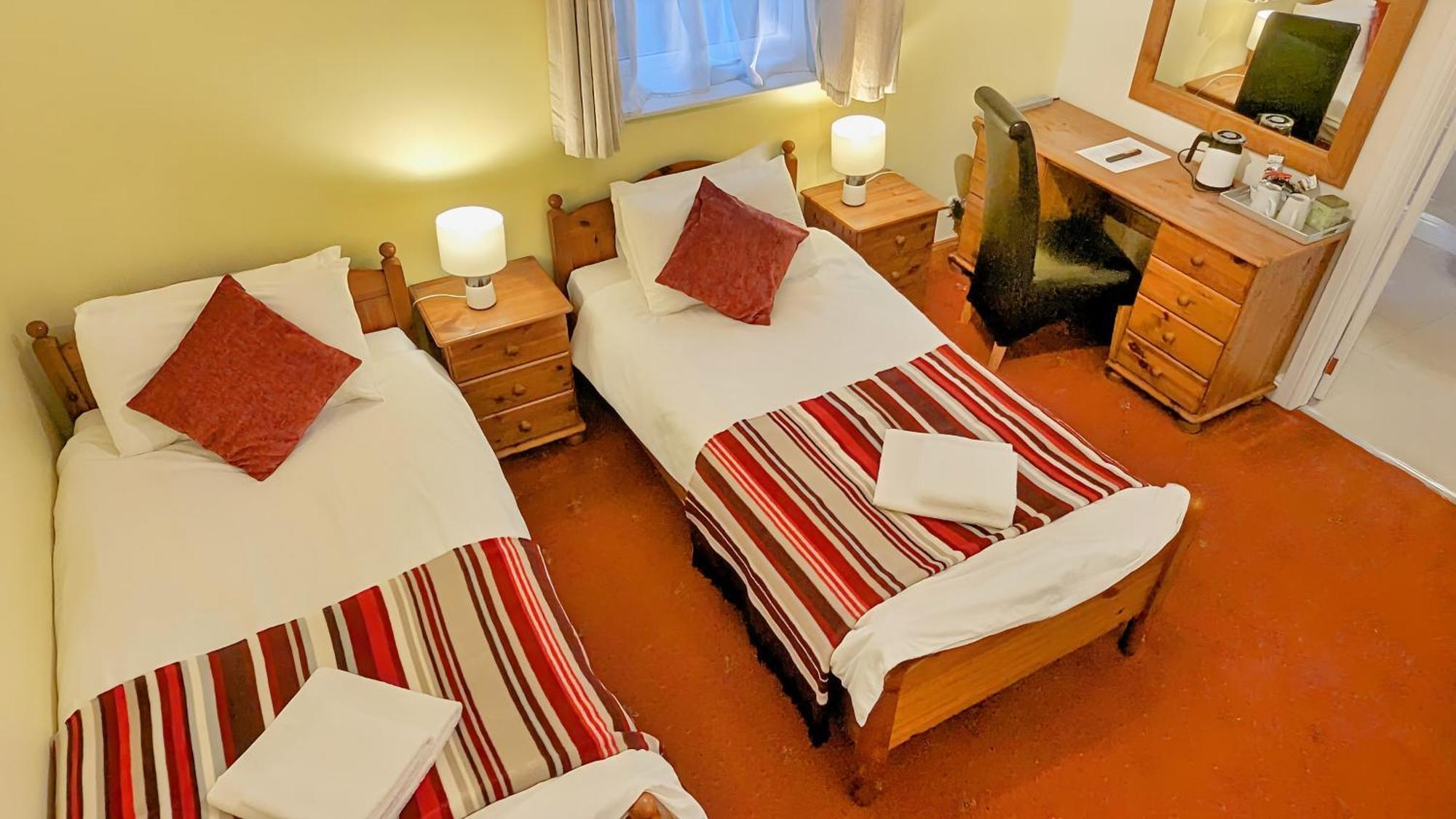 Ivybridge Guesthouse Fishguard Esterno foto
