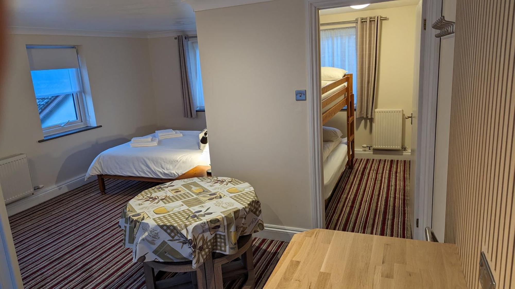 Ivybridge Guesthouse Fishguard Esterno foto