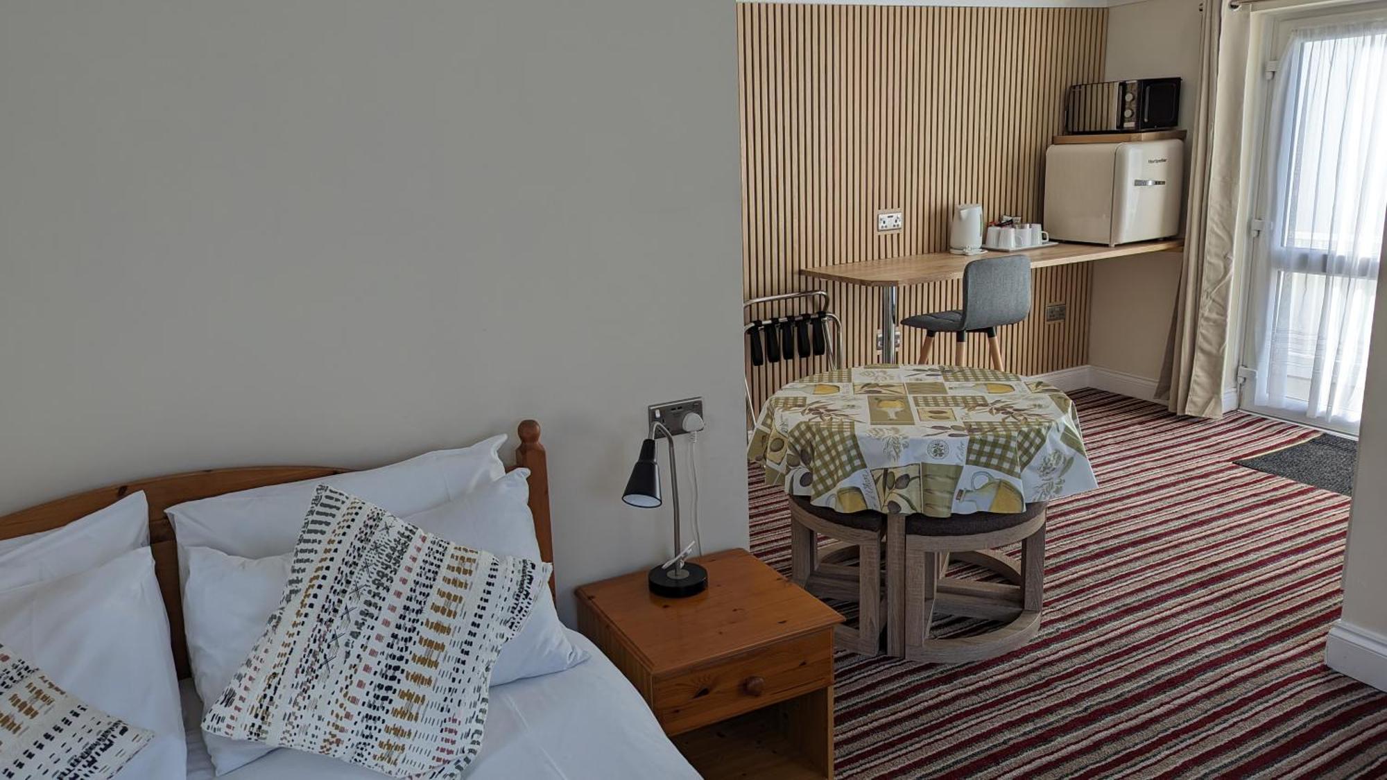 Ivybridge Guesthouse Fishguard Esterno foto